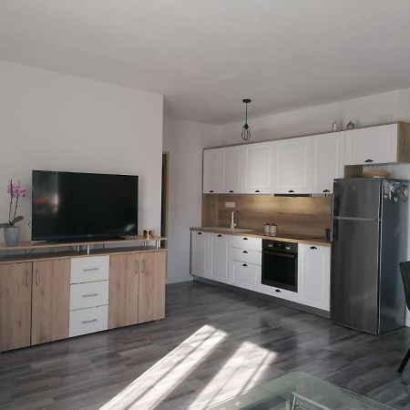Apartments Nana Biograd Na Moru Esterno foto