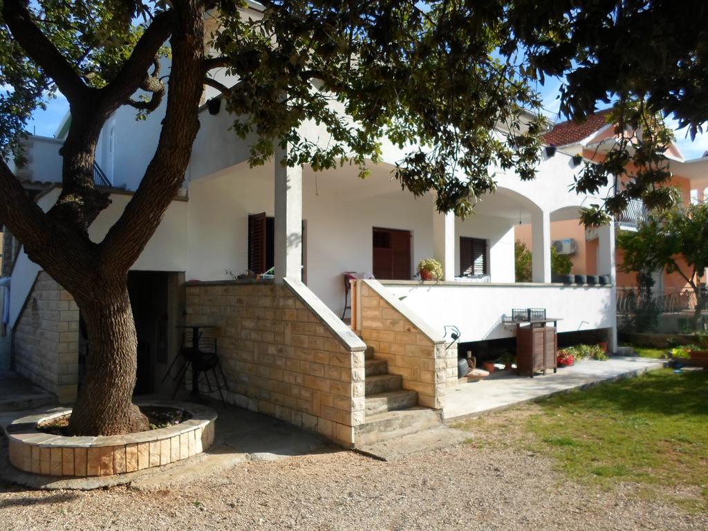 Apartments Nana Biograd Na Moru Esterno foto